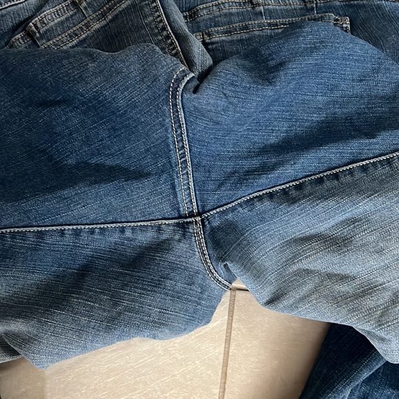 ✨Like New✨ TALL Torrid Bombshell Jeans - Picture 5 of 5